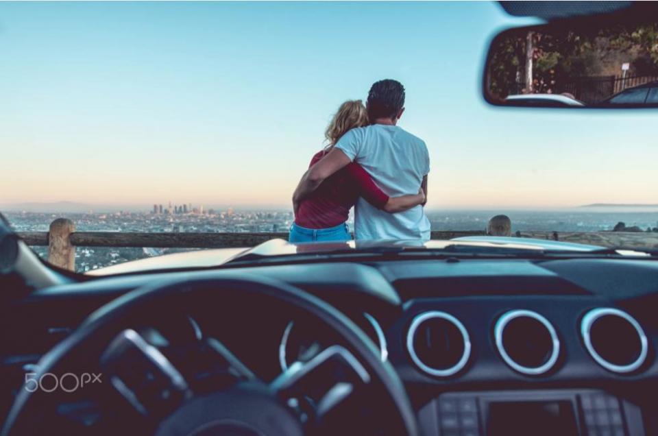 谷歌(GOOG.US)电话会：全栈AI战略驱动业务全面增长 每月Tokens处理量翻倍 视觉搜索增长70%