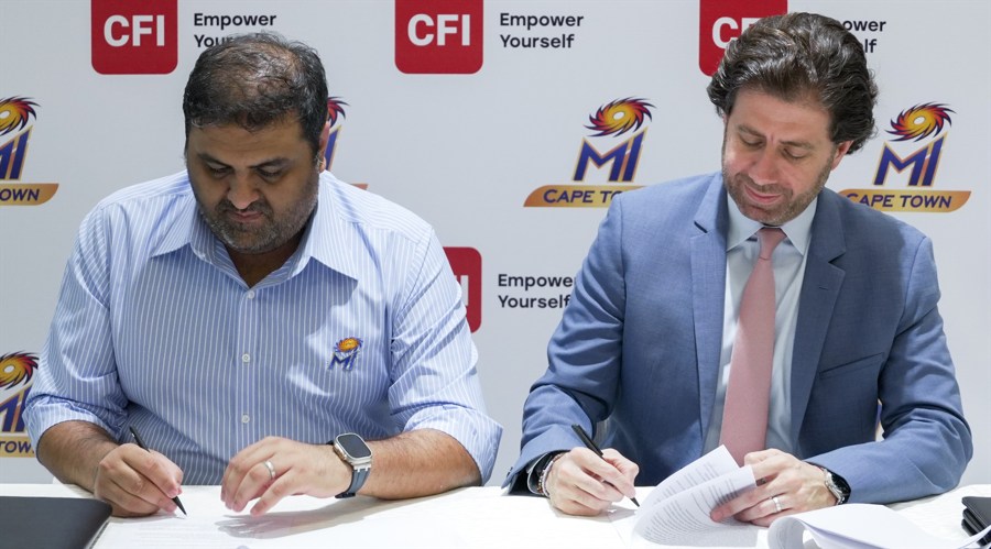 蒙圩镇：光伏板下鱼虾跃 立体发展产业兴